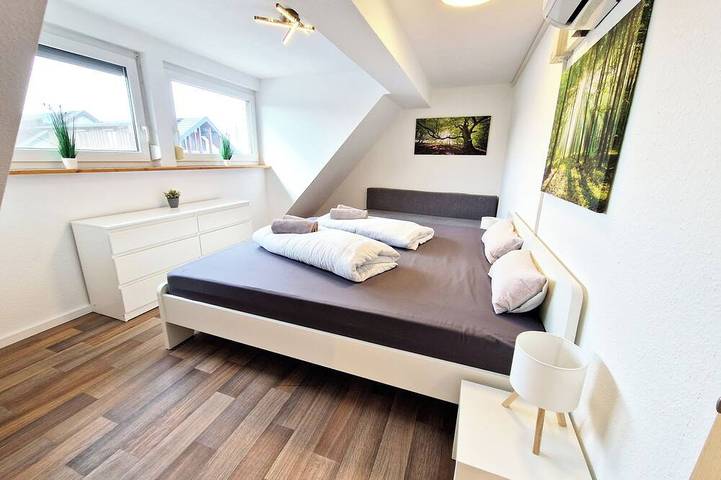 Ganze Wohnung, Superior Duplex Traumwohnung mit Sonnenbalkon nur 5 min vom Europa-Park in Europa-Park, Rheinhausen