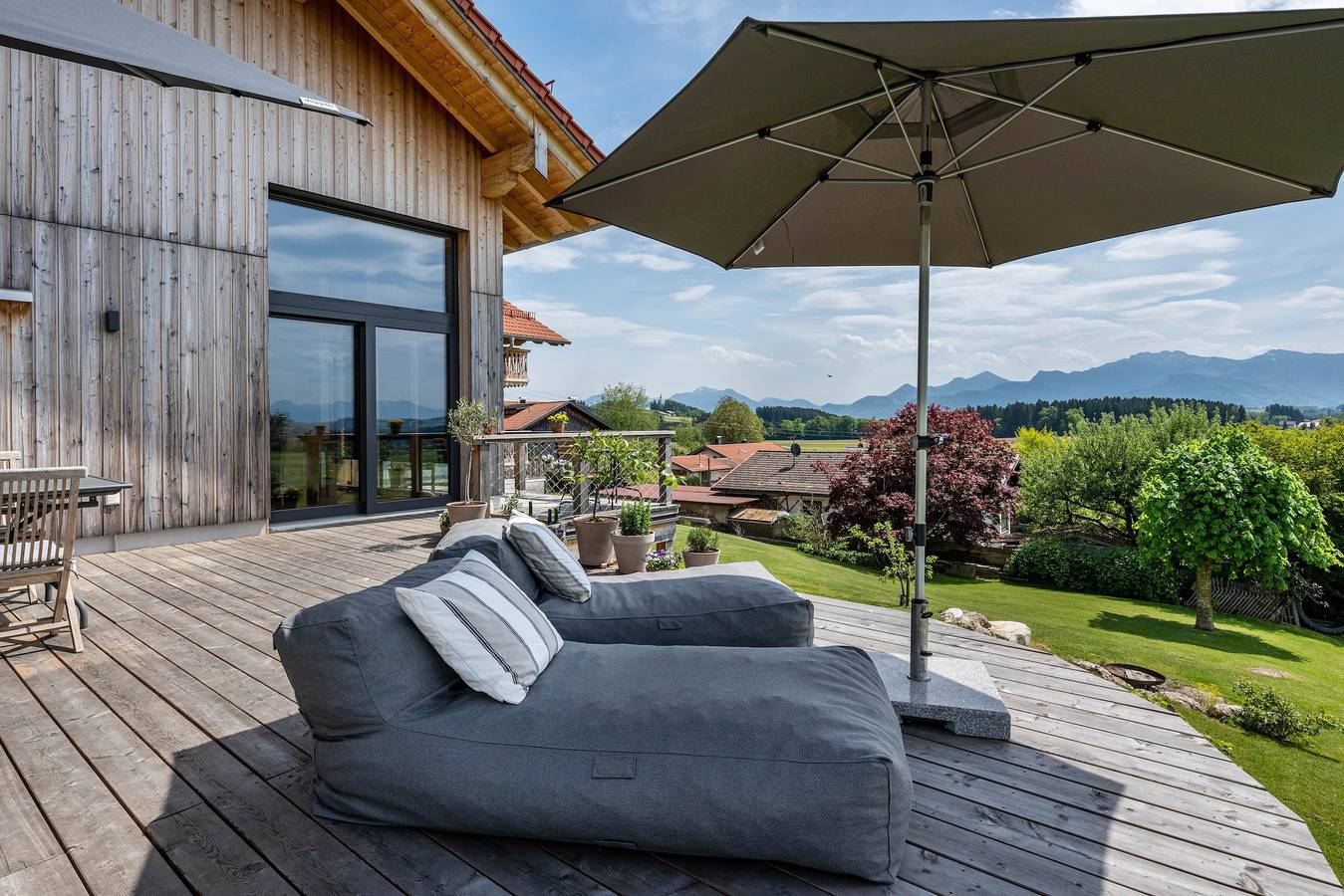 Ferienhaus 'Chalet Bergblick' mit Bergblick, privater Terrasse und Wlan in Rimsting, Chiemsee