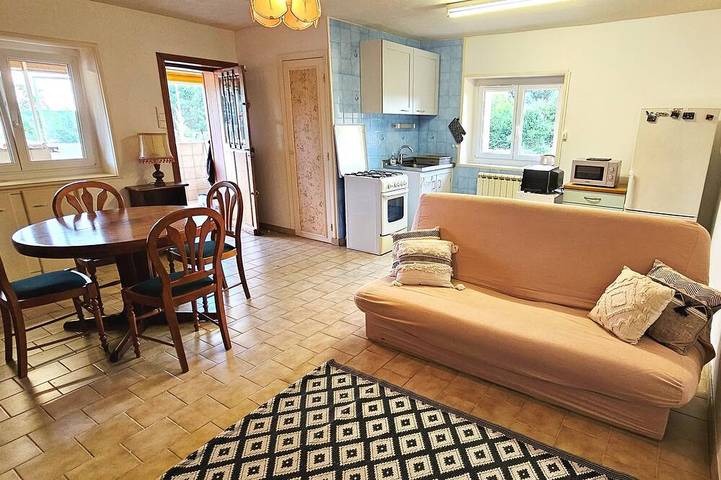 Gîte pour 6 personnes, avec jardin à Saint-Émiland - 2