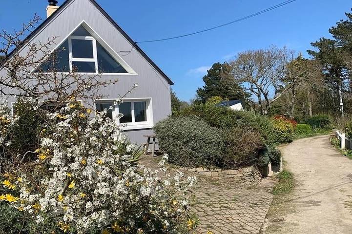Location de vacances pour 2 personnes, avec jardin dans Plage de Postolonnec