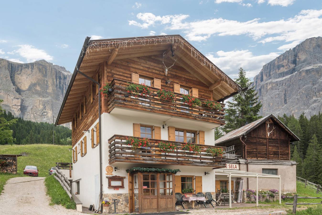 Vacation Chalet Crepes De Sela with Mountain View, Wi-Fi, Balcony & Garden in Canazei, Dolomiti Superski