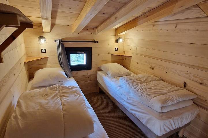 Gîte de 7 chambres pour 15 personnes, situé en pleine nature, Savoie in Saint-Paul-sur-Yenne, Région de Chambéry