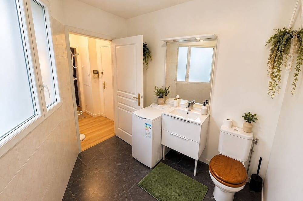 Apartamento entero, Spacious, Cozy, and Elegant Studio - Near Paris in Colombes, Altos del Sena