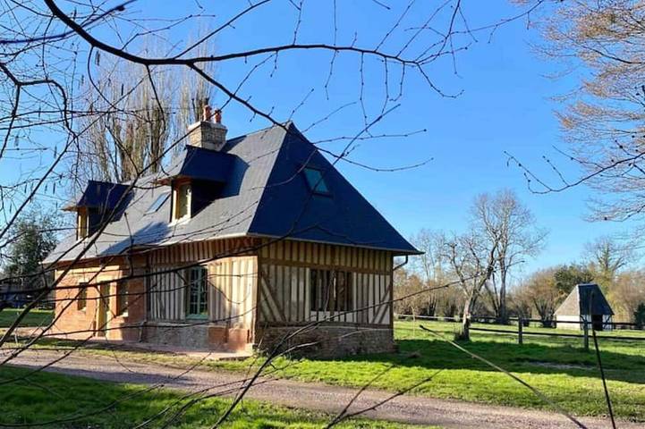 Gîte pour 4 personnes, avec jardin et terrasse à Asnières
