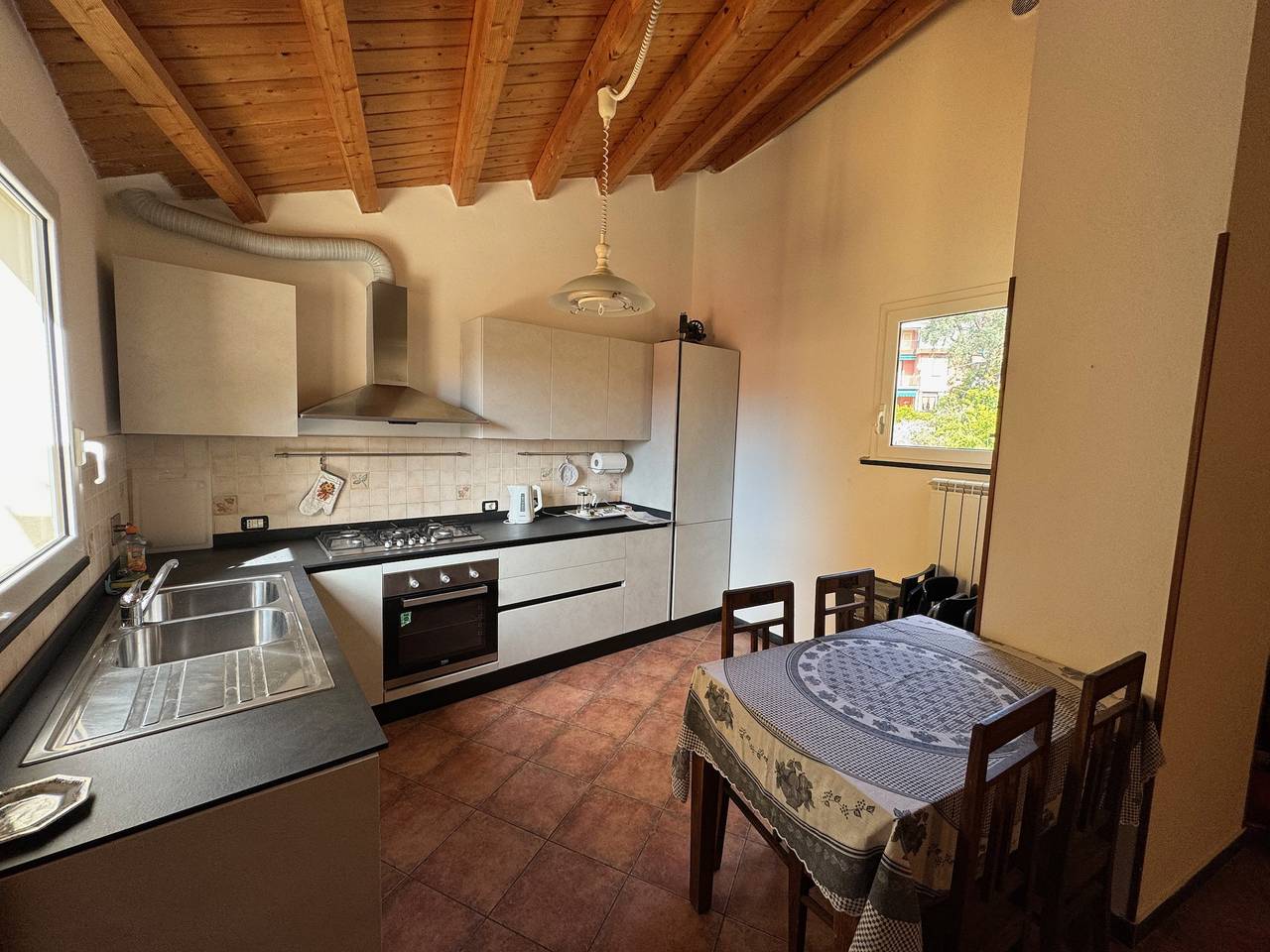 Entire apartment, La Gemma di Monterosso central & near best bea... in Monterosso al Mare, Monterosso al Mare Municipality