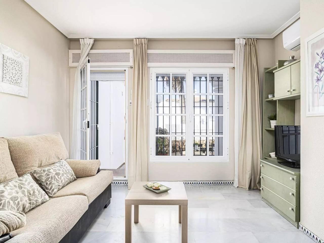 Apartamento entero, 4 estancias 6 personas in La Barrosa, Chiclana de la Frontera