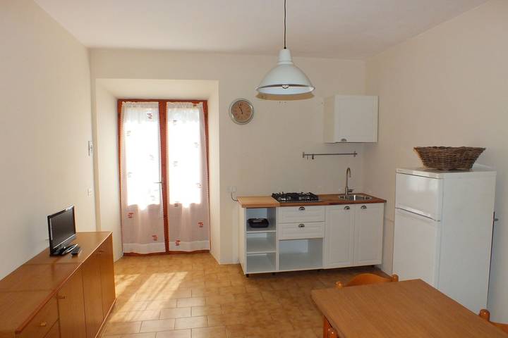 Appartamento intero, Appartamento con barbecue e giardino - Appartamento Cm2a in Gli Alzi, Campo nell'Elba