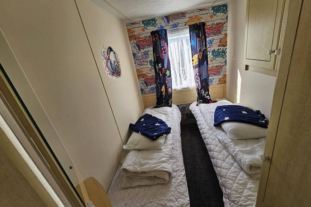Ingoldmells - Caravan- Sleeps 8 - Seaside - Wi-Fi in Ingoldmells, Lincolnshire
