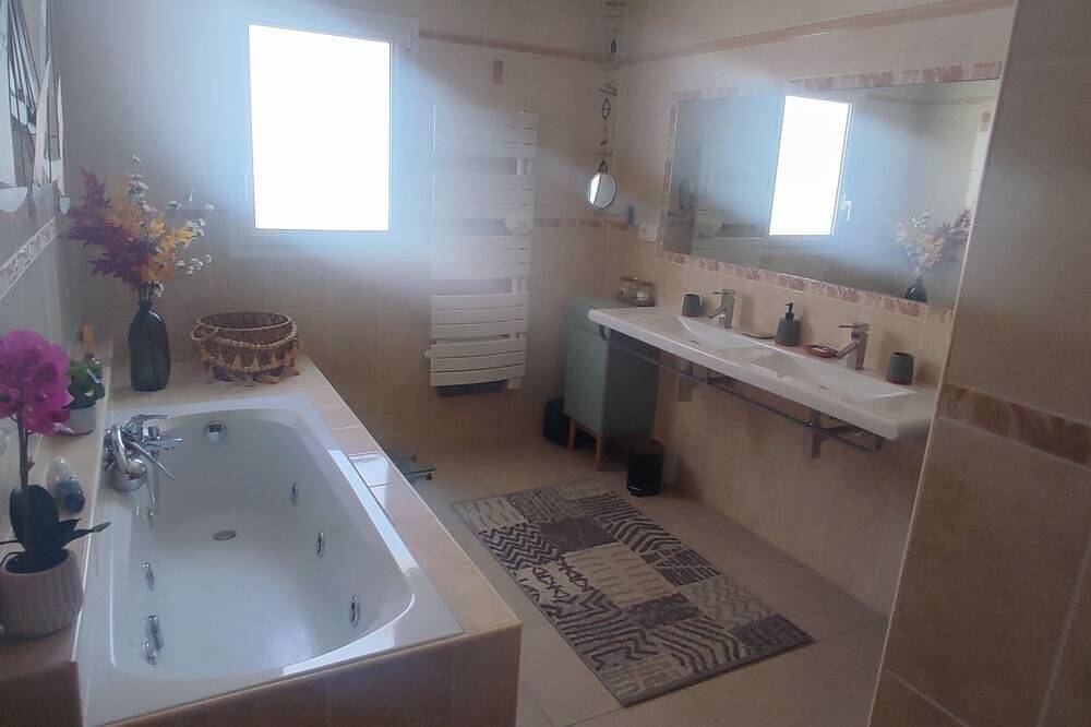 Close to Lac de Ste Croix and Georges du Verdon in Régusse, Brignoles region