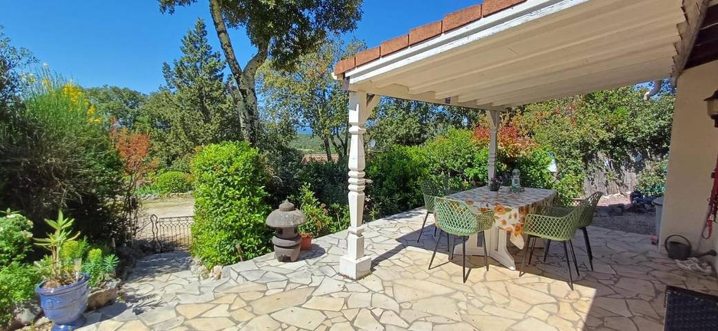 Maison de vacances pour 6 personnes, avec Terrasse et Jardin ainsi que Piscine et Vue