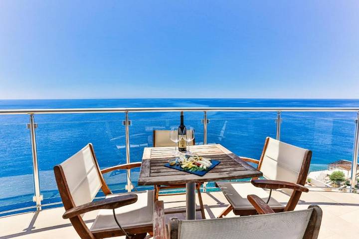 Διαμερίσματα διακοπών για 6 άτομα, με ταράτσα και πισίνα, με κατοικίδια ζώα στο Μαυροβούνιο