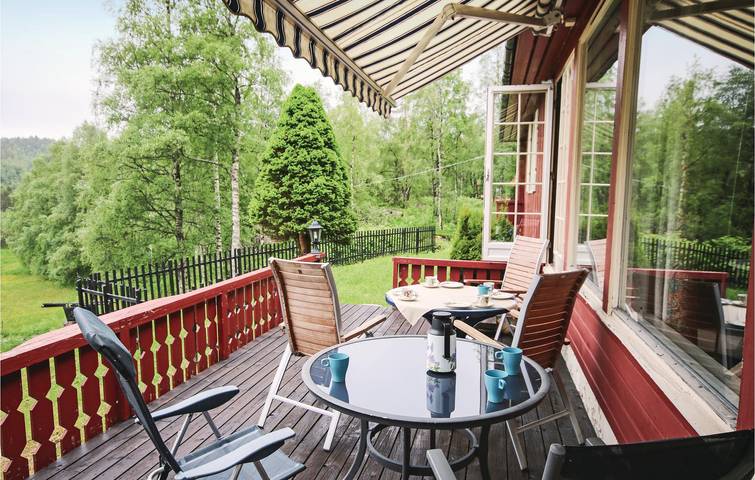 Ferienhaus für 10 Personen mit Garten in Kvinesdal
