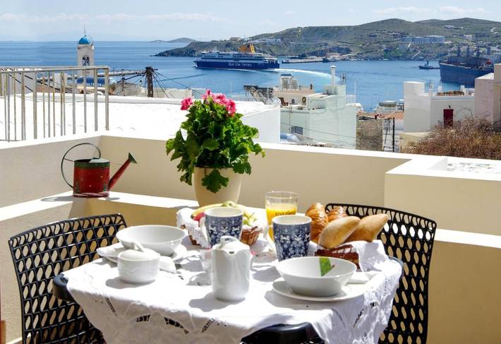 Maison d’hôte pour 3 personnes, avec terrasse dans Syros - 3