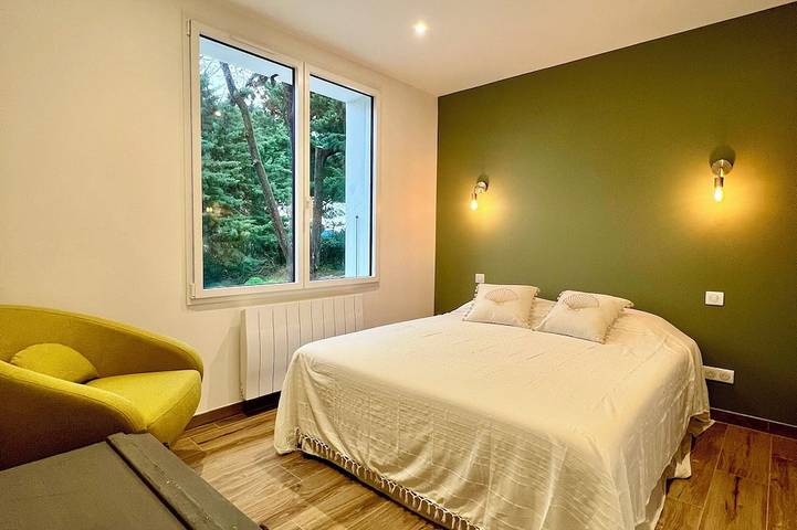 Location de vacances pour 13 personnes, avec jardin dans Plage Les Sables D Or - 2