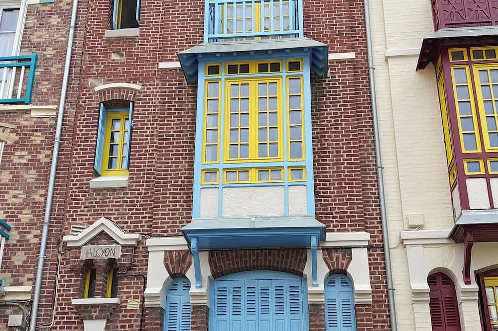 Appartement entier, F2 refait à neuf à Mers les Bains, à 50m de la plage, vue sur mer in Mers-les-Bains, Région d'Abbeville
