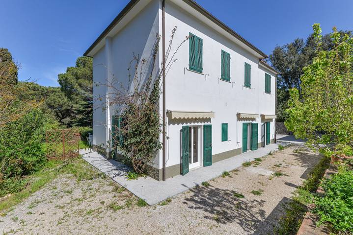 Appartamento intero, Appartamento 'Casa Annameri' con giardino privato, Wi-Fi e aria condizionata in Colle di Procchio, Marciana