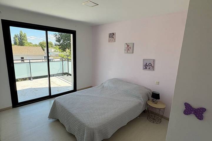 Location de vacances pour 12 personnes, avec balcon ainsi que jardin et jacuzzi à Cussac-Fort-Médoc - 2