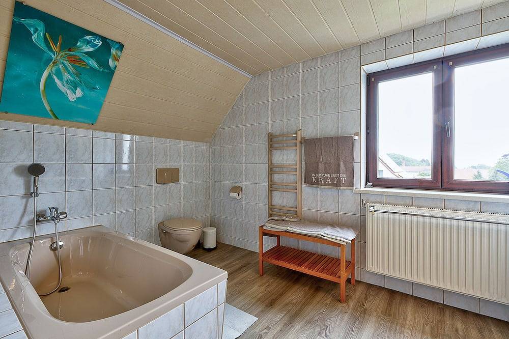 Das Ferienhaus mit viel Platz - am Fuß des Thüringer Waldes in Waltershausen, Gotha und Umgebung