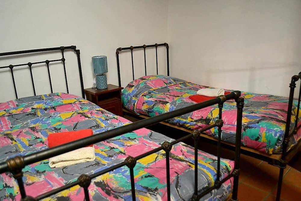 Casa Castaño Real (Atalbéitar) en la Alpujarra Granadina 6 5 3 1 1 5 5 1 9. call in Atalbeitar, La Taha