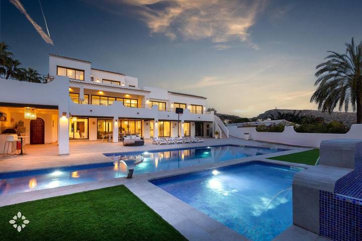 Casa rural para 14 personas, con Terraza y Jardín además de Piscina y Vistas en Moraira