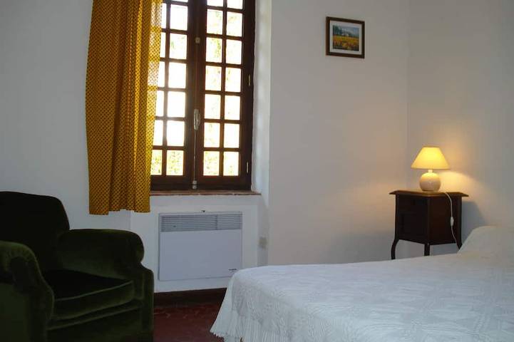 Gîte pour 5 personnes, avec jardin et terrasse, animaux acceptés à Saint-Saturnin-lès-Apt - 4