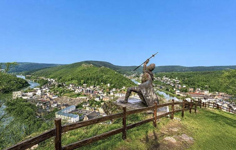 Gîte pour 3 personnes, avec Terrasse à Les Hautes-Rivières