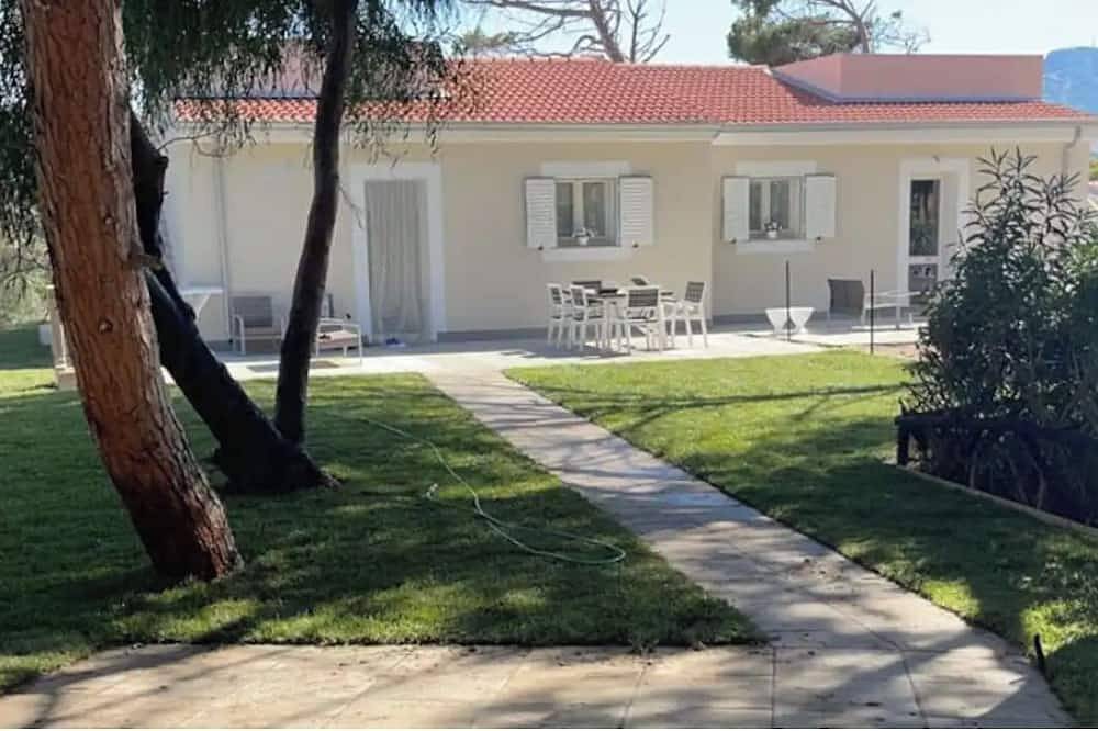 Mac House - uni/bifam, in pine forest 300mt from the sea in San Pietro a Mare, Valledoria