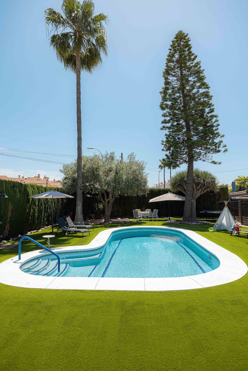 Villa 'Málaga Beach - Golf' mit privatem Pool, Wlan und Klimaanlage in Torre de Benagalbón, Rincón de la Victoria