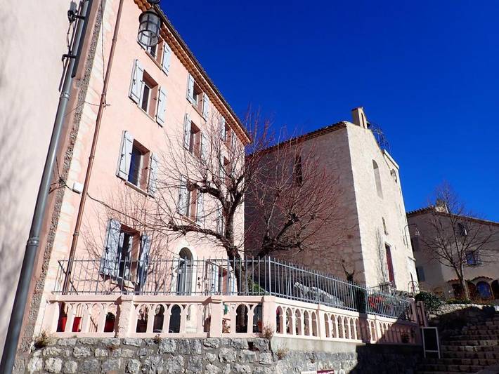 Gîte pour 3 personnes, avec terrasse et vue à Coursegoules - 3
