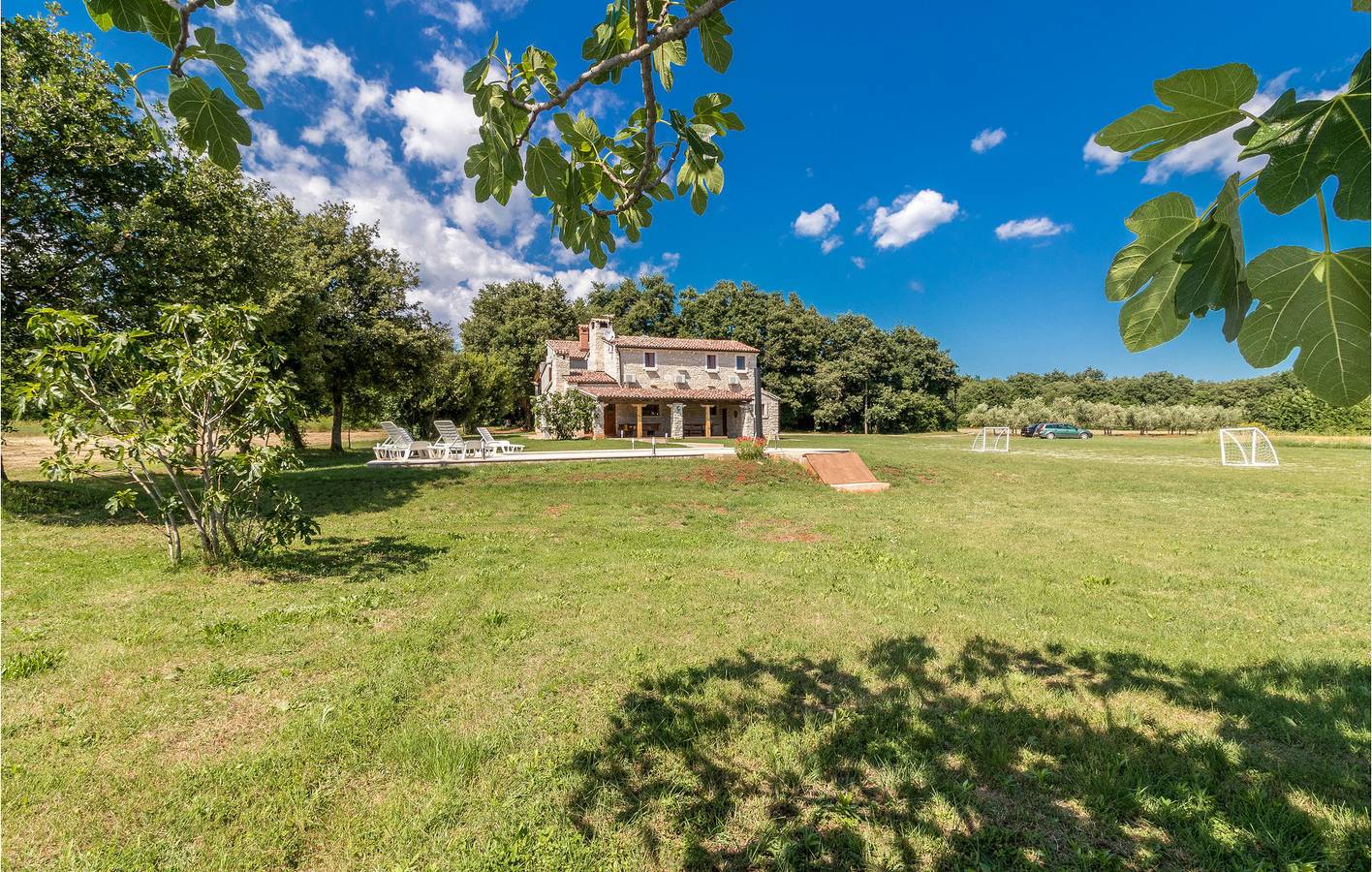 Geräumige 2-Zimmer-Wohnung mit Pool, in der Nähe des Stadtzentrums von Muntic in Muntic, Südküste Istrien