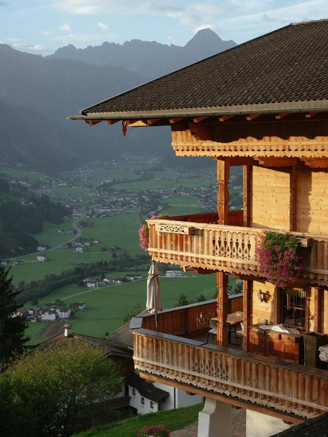BnB für 4 Personen, mit Ausblick und Garten im Zillertal