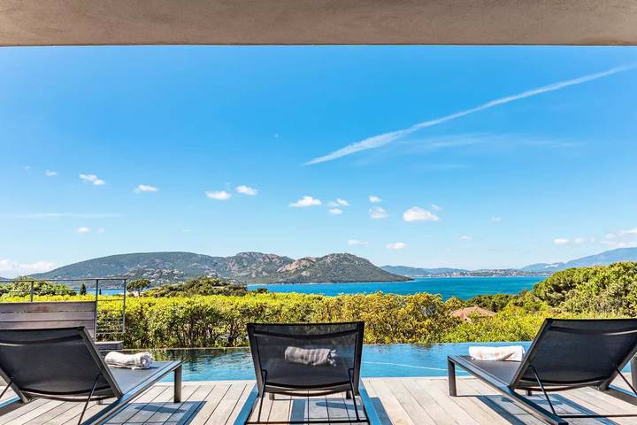 Villa pour 10 personnes, avec terrasse et vue ainsi que piscine et jardin dans Cala Rossa - 2