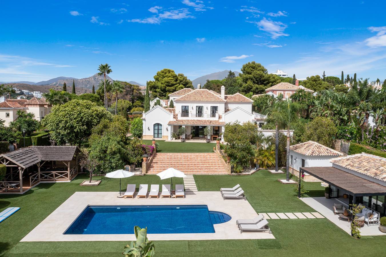 Villa Paraiso - Gym | Putting Green | Heated Pool in Sun Garden (Estepona), Estepona