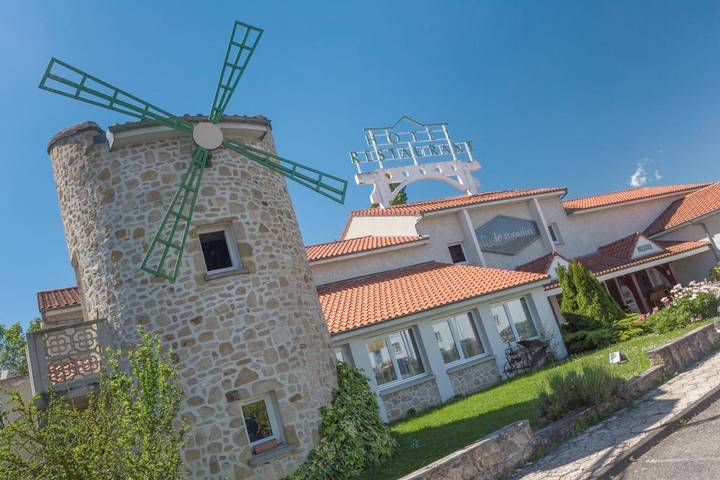 Hôtel pour 3 personnes, avec jardin et vue, animaux acceptés à Malauzat