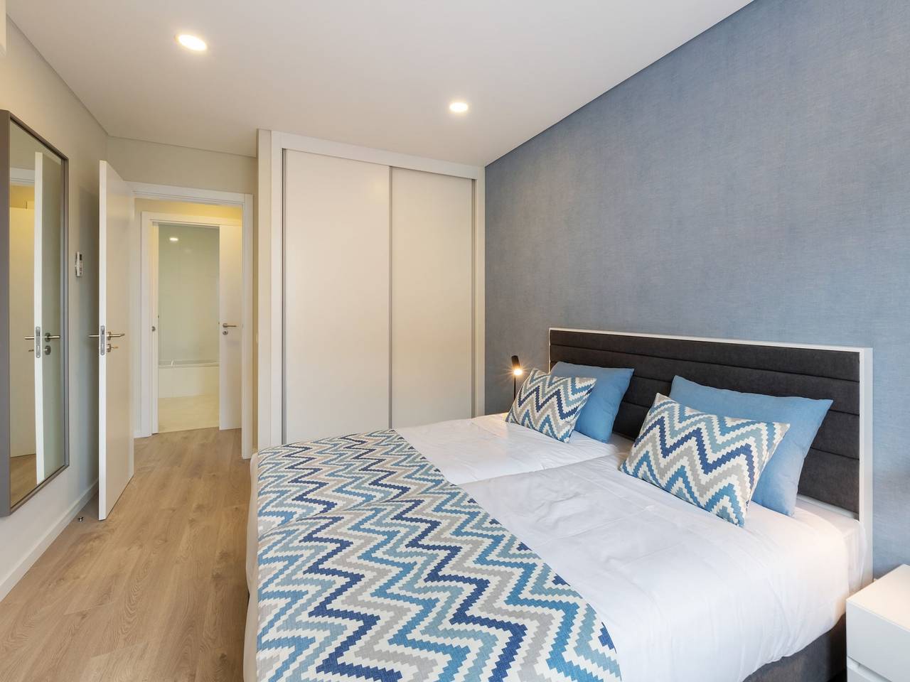Ganze Wohnung, Beautiful Apartment in São Martinho do Porto with Balcony in Praia de São Martinho do Porto, São Martinho do Porto