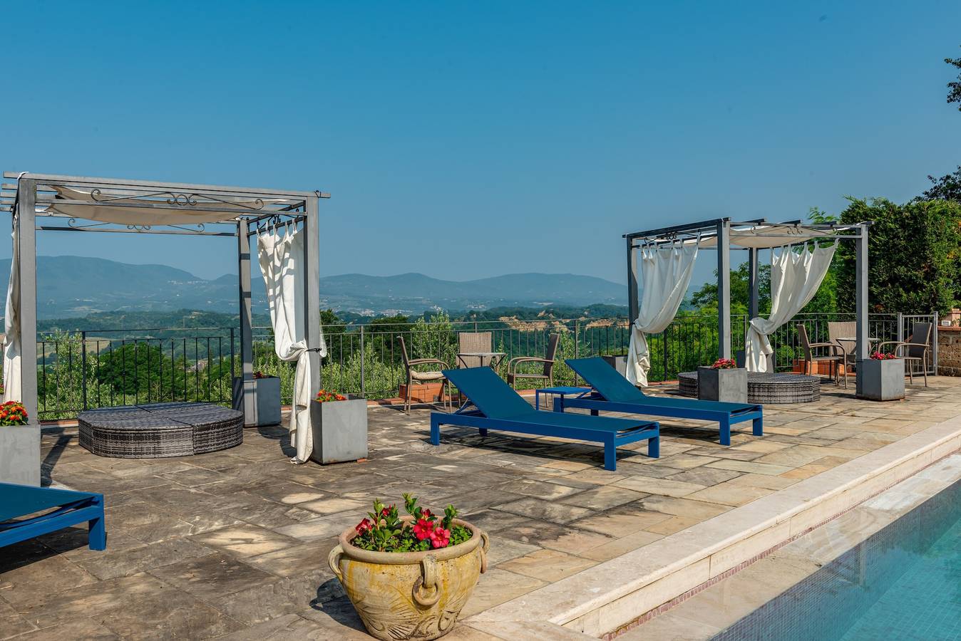 Ganze Wohnung, Ferienwohnung 'Il Belvedere' mit Gemeinschaftspool, privater Terrasse und Wi-Fi in Pian di Scò, Castelfranco Piandiscò (gemeinde)
