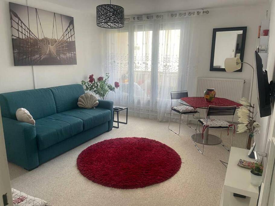 Appartement entier, Beau F1 lumineux et calme in Chilly-Mazarin, Essonne