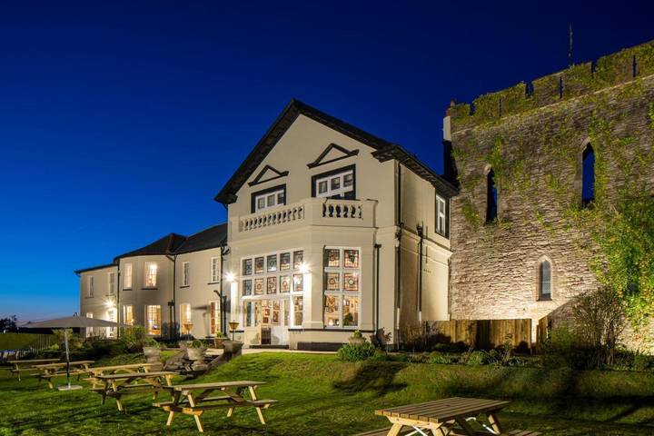 Holiday rental, with Terrace and Garden in Brecon