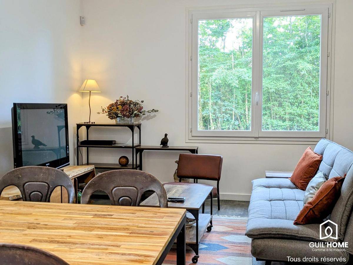 Appartement entier, Two-Bedroom Apartment with Garden View in Boigny-sur-Bionne, Vallée de la Loire