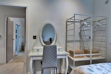 Apartment for 6 People in Teignmouth, Devon, Photo 1