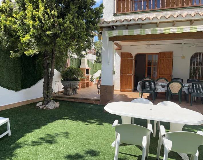 Casa de vacaciones para 12 personas, con jardín además de piscina y vistas - 1