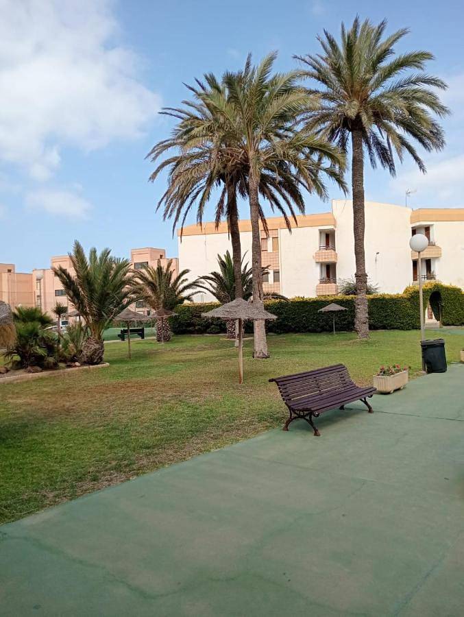 Apartamento entero, Ct 288 Al - Faro's Retamar Cuddly Nest for 2 in Retamar, Almería