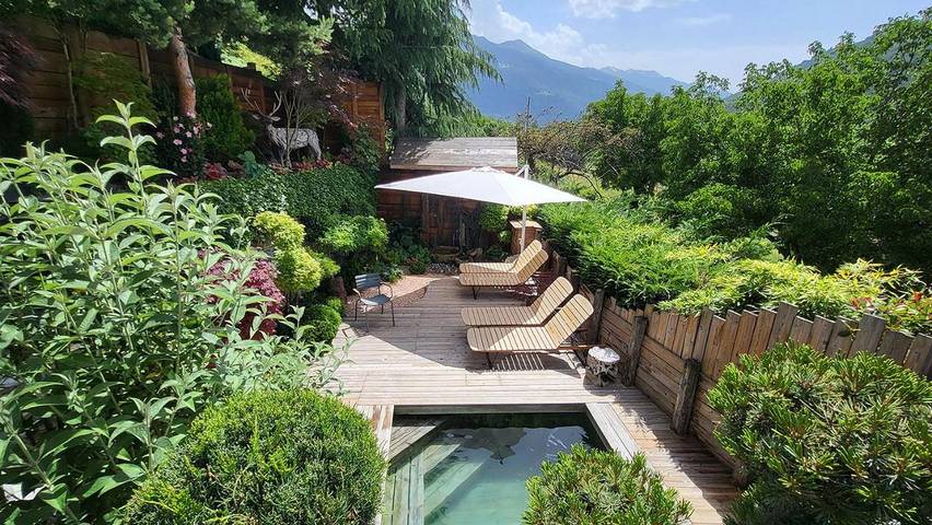 Chambre d’hôte pour 2 personnes, avec jardin et piscine ainsi que sauna et jacuzzi