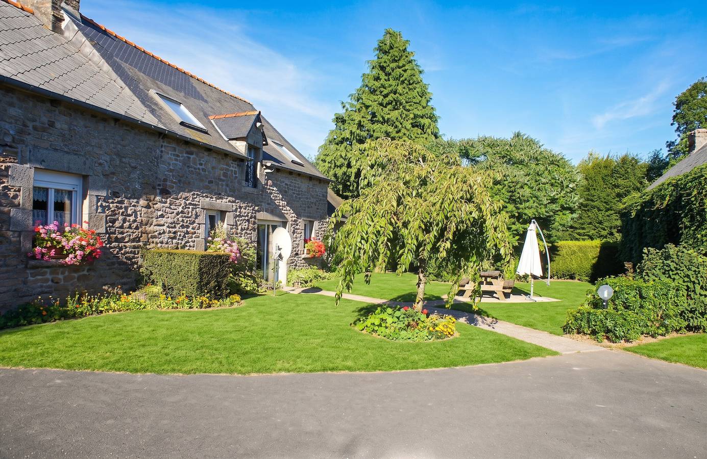 Charmantes Haus in Le Mené mit Garten in Saint-Gouéno, Dinan und Umgebung
