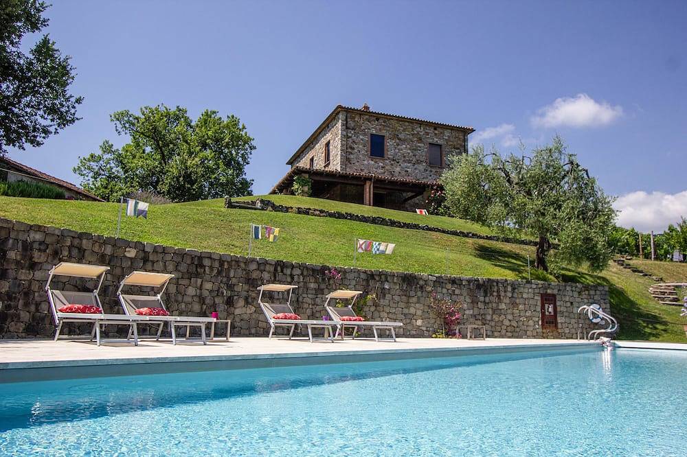 Toskana-Villa Mit Infinity-Pool Und Kostenlosem Wifi in Bagnone, Nationalpark Toskanisch-Emilianischer Apennin