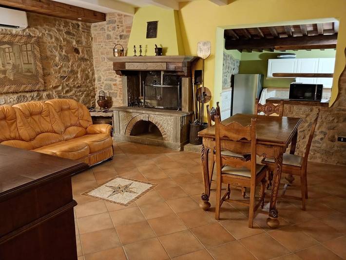 Podere del Convento - Casa con Giardino e Vista Toscana in Massa e Cozzile, Provincia di Pistoia