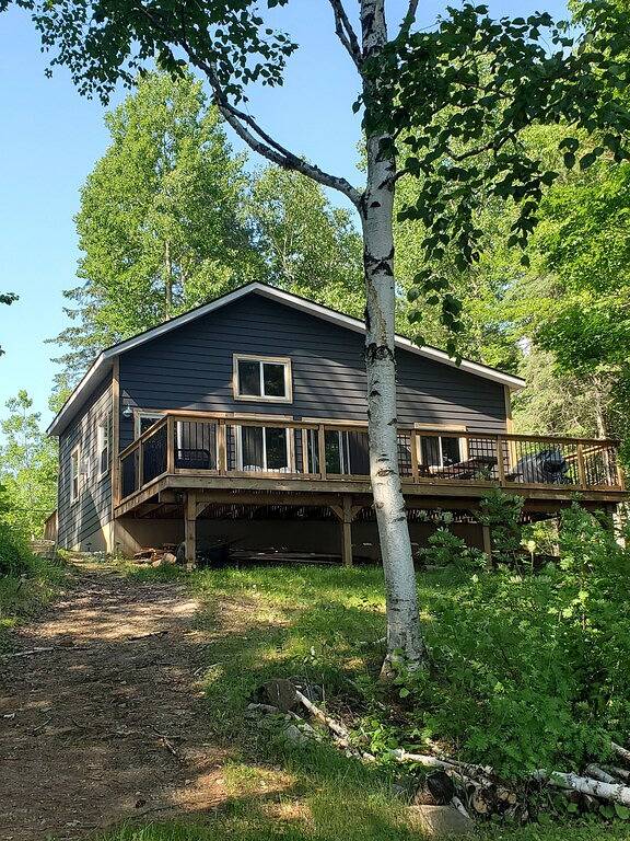 Diamond lake waterfront cottage just west of Bancroft in Hastings Highlands, Algonquin Provincial Park