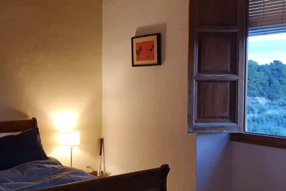 Orchard House with outdoor kitchen & stunning views (Pet Friendly) in Castril, Geoparque de Granada