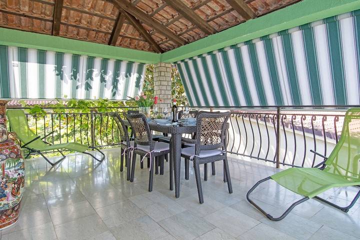 Vakantiewoning voor 5 personen, met balkon/terras in Banjole