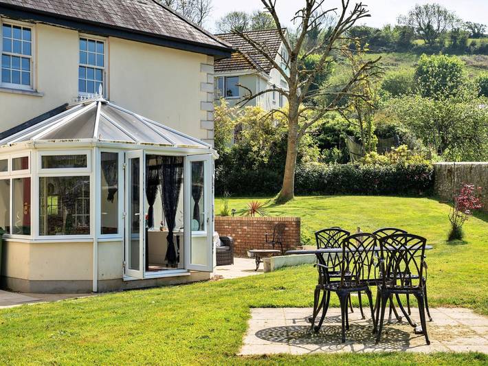 Villa for 4 people, with Garden